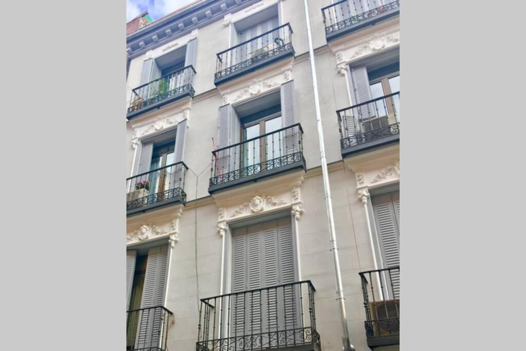 Precioso Estudio En Malasana 马德里 外观 照片